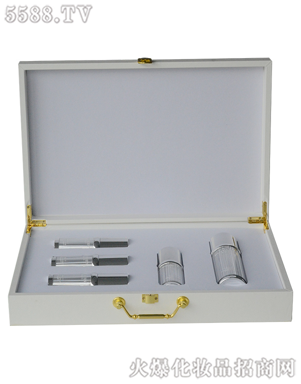 ���������������b