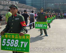 �҂����w�ഺ��ƴ����ǰ