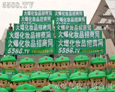 ����ľGɫ��M����չ��(hu��)�F(xi��n)��(ch��ng)һ���������ľGɫ