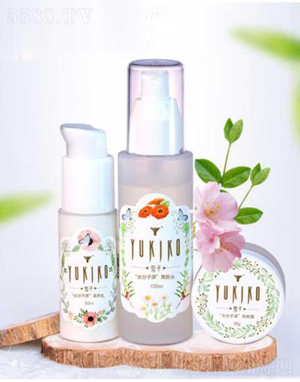 ѩ���o�wƷ���b����ˬϵ�У�