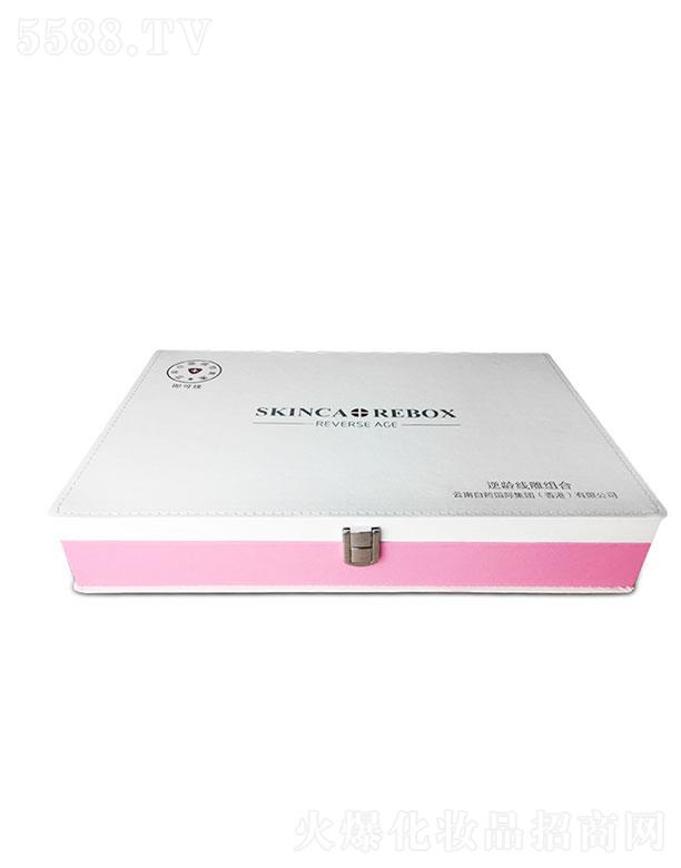 ��������g����M��