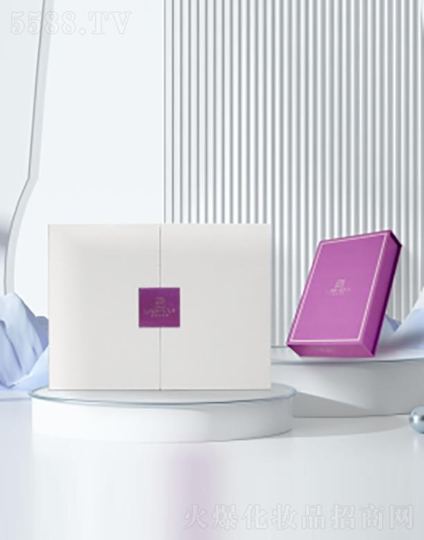 �m������˹Ů���־���