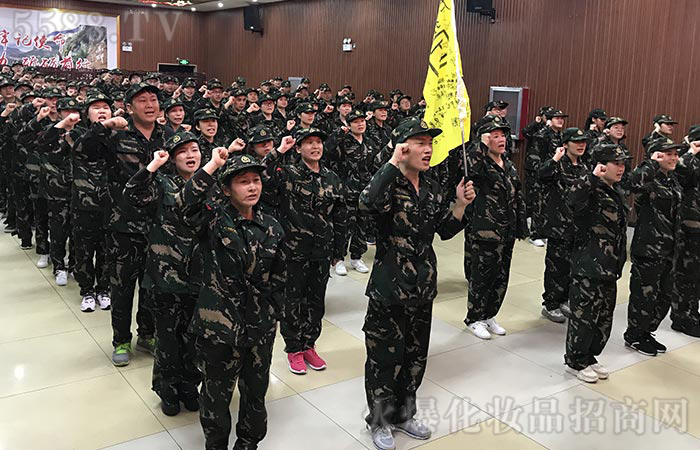 ���������������z��