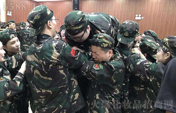 不拋棄,不放棄!艱苦奮斗,自力更生! 不拋棄,不放棄!艱苦奮斗,自力更生!