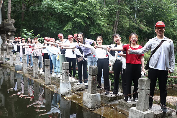 һ������һ�l����һ��(g��)����һ��ǰ�M(j��n)��