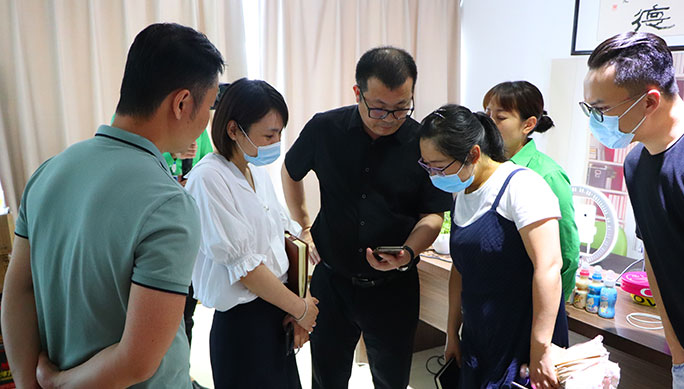 領(lǐng)導(dǎo)視察