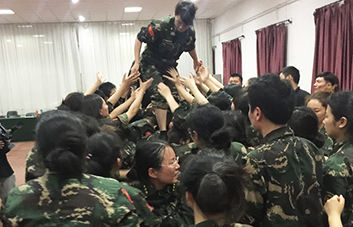 單槍匹馬難跨越，百人抱團(tuán)筑長(zhǎng)城！