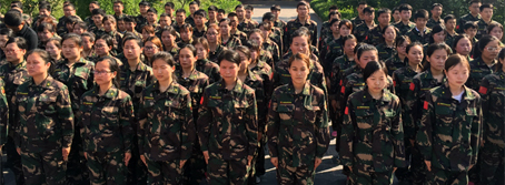 冬練三九，夏練三伏；火爆狼群，千錘百煉；