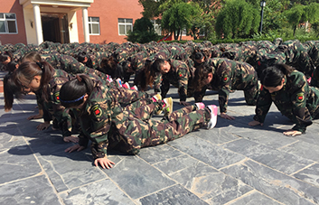 英姿颯爽，沒(méi)有矯揉造作，只有堅(jiān)強(qiáng)！