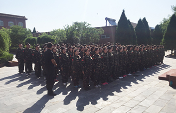 外樹(shù)形象，內(nèi)強(qiáng)素質(zhì)，做優(yōu)秀火爆人！