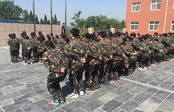 英姿颯爽，沒(méi)有矯揉造作，只有堅(jiān)強(qiáng)！