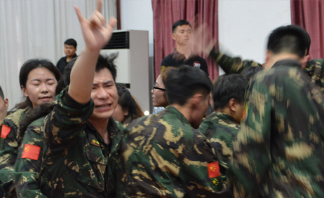 滿(mǎn)腔熱血為榮譽(yù)，拼搏奮斗比高低！