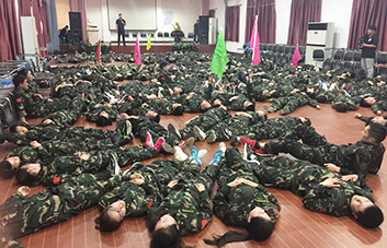 火爆人永不言棄，超越自我！