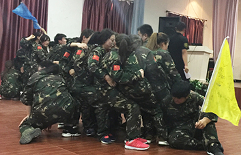 火爆大家庭，擰成一股繩！眾人團(tuán)結(jié)緊，百事能成功！