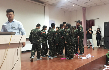 若有一天懈怠，便要落后，要失敗。市場(chǎng)就是這樣嚴(yán)峻！