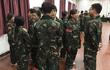 學(xué)會(huì)贊美，收獲一份真心；