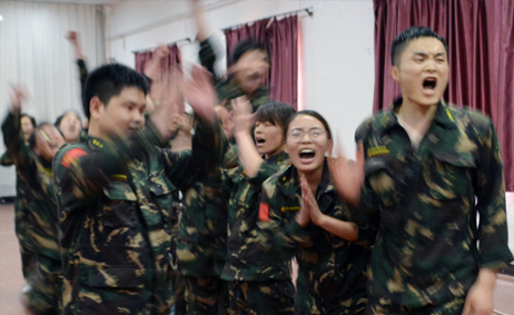 勇者無(wú)所畏懼，強(qiáng)者奮勇?tīng)?zhēng)先！