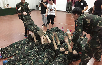 一次失敗并不可怕，爬起來(lái)，再戰(zhàn)！