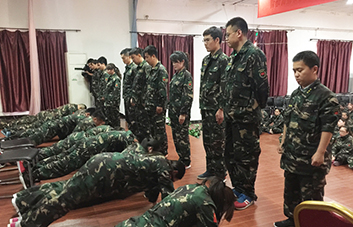 領(lǐng)導(dǎo)者是團(tuán)隊(duì)的核心，一言一行都是表率！