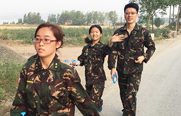 真真正正去走，一步一個(gè)腳印去量！