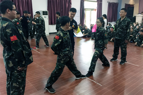 簡(jiǎn)單石頭剪刀布，輸贏卻在彈指間！